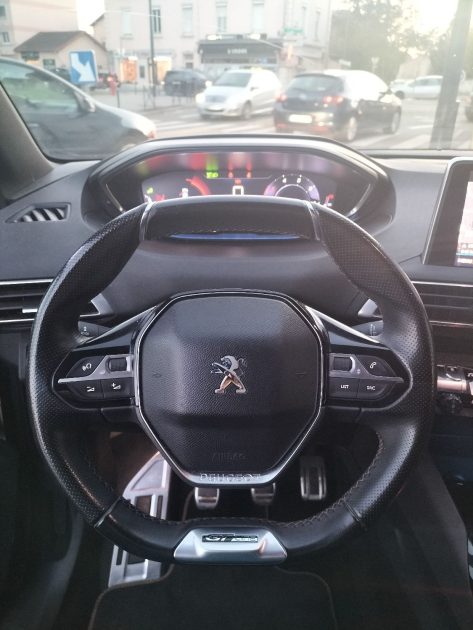 PEUGEOT 3008 2017