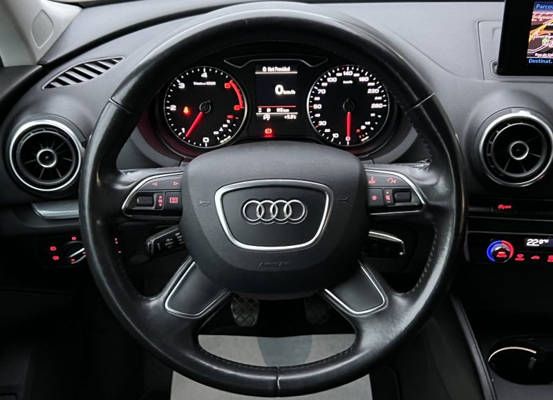 AUDI A3 III SPORTBACK 1.6 TDI 105 Cv GPS BLUETOOTH INTERIEUR SEMI CUIR REGULATEUR - GARANTIE 1 AN