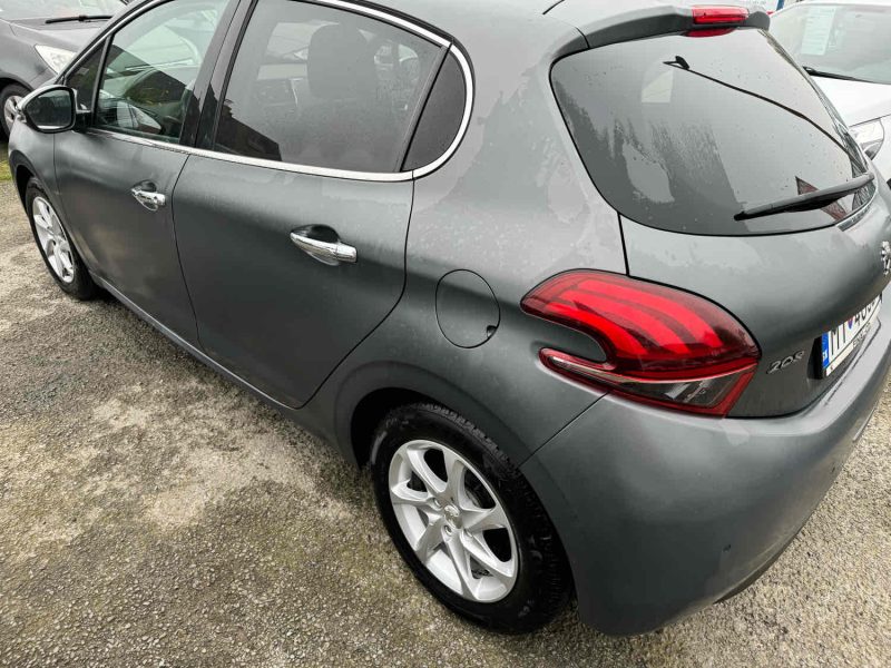 PEUGEOT 208 1.2 VTI 82 STYLE GRIS MAT