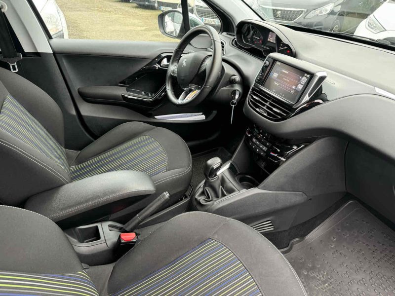 PEUGEOT 208 1.2 VTI 82 STYLE GRIS MAT