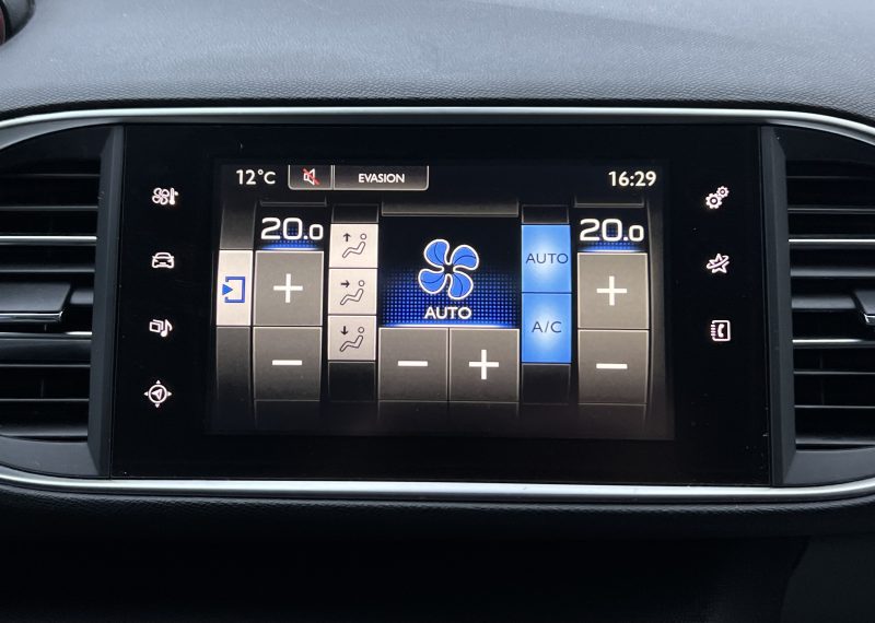 PEUGEOT 308 II 1.6 BLUE HDI 100 Cv ECRAN GPS TACTILE BLUETOOTH ATTELAGE REGULATEUR - GARANTIE 1 AN