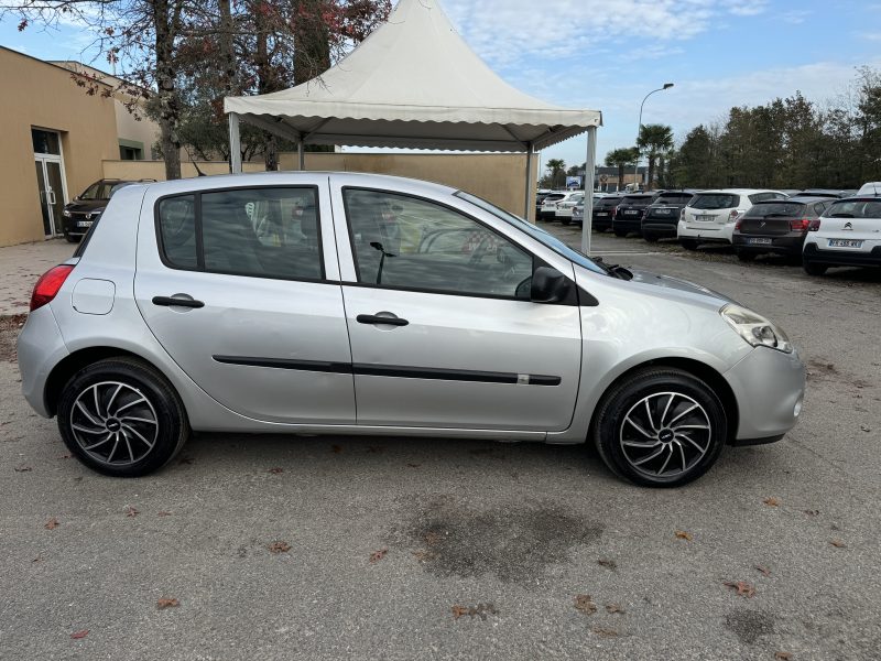 RENAULT CLIO III 1.2 75cv