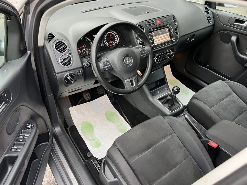 VOLKSWAGEN GOLF MOTEUR A CHAINE DE DISTRIBUTION  INSTALLATION APPLE CARPLAY SANS FIL POSSIBLE INSTAL