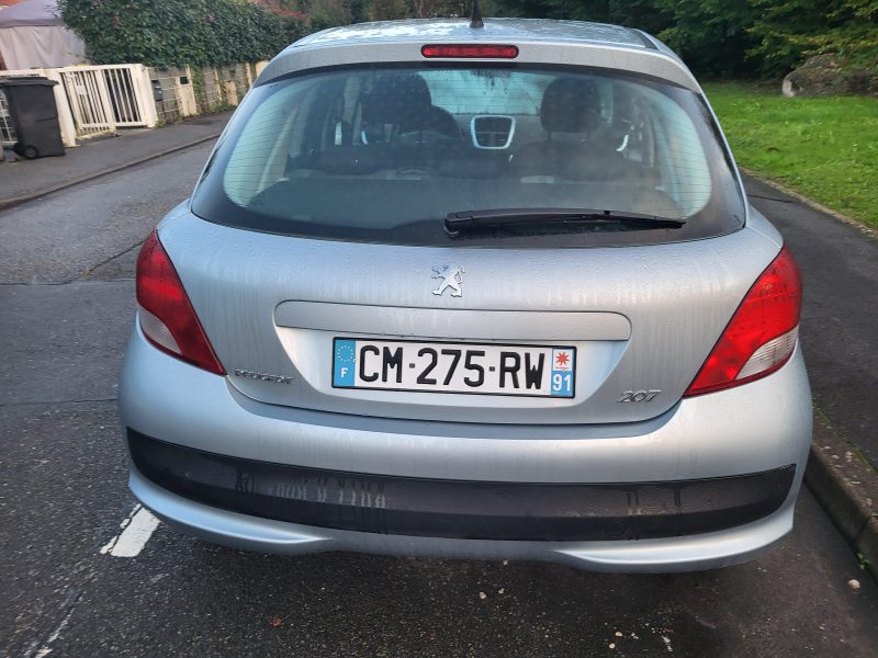 PEUGEOT 207 2011