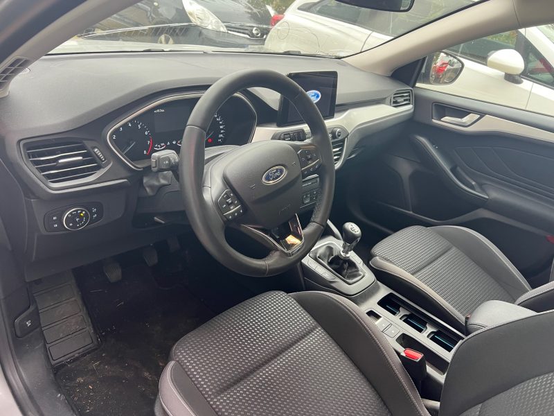 FORD FOCUS 1.0l EcoBoost Cool and Connect 100ch - VENTE A PROFESSIONNELS OU POUR EXPORT