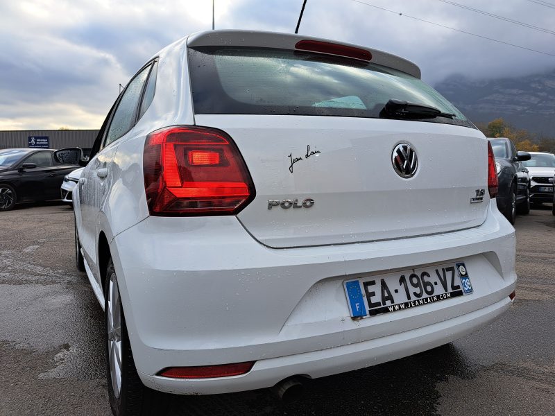 VOLKSWAGEN POLO 2016