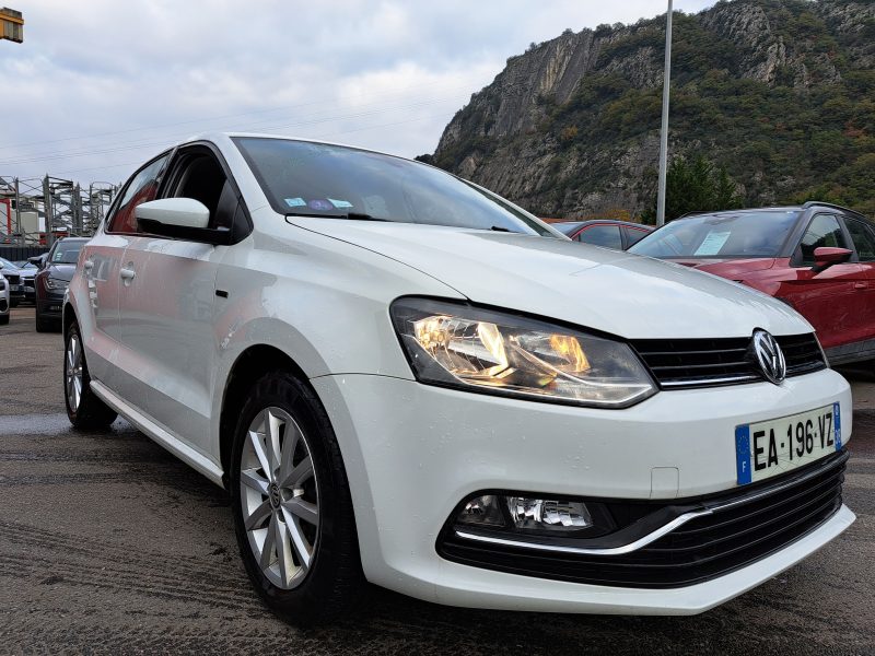 VOLKSWAGEN POLO 2016