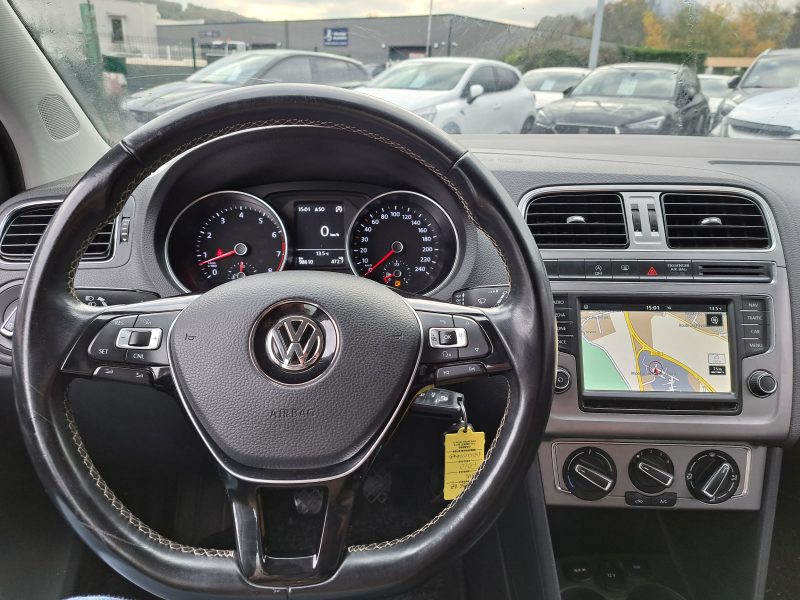 VOLKSWAGEN POLO 2016