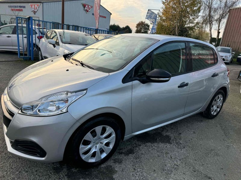 PEUGEOT 208 1.6 HDi 75Cv 2 places