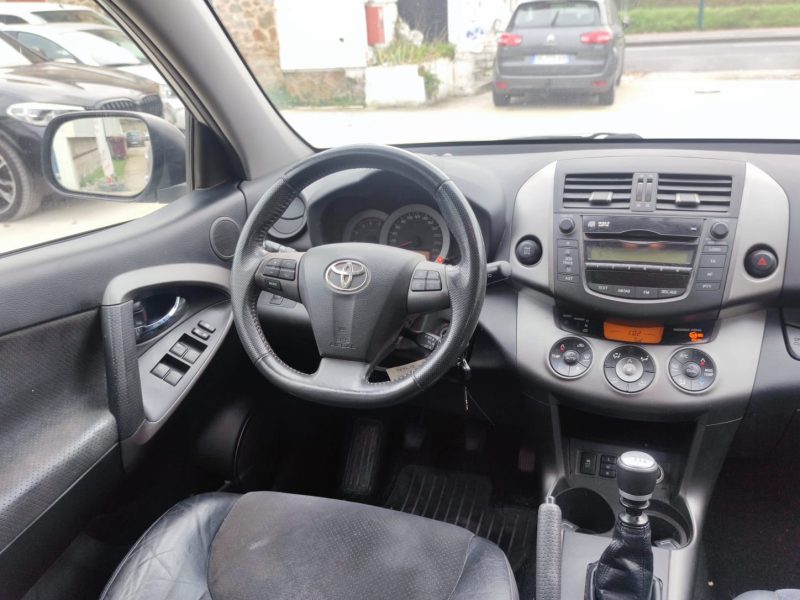 TOYOTA RAV4 Life RAV4 150 D-4D 4WD FAP CT OK