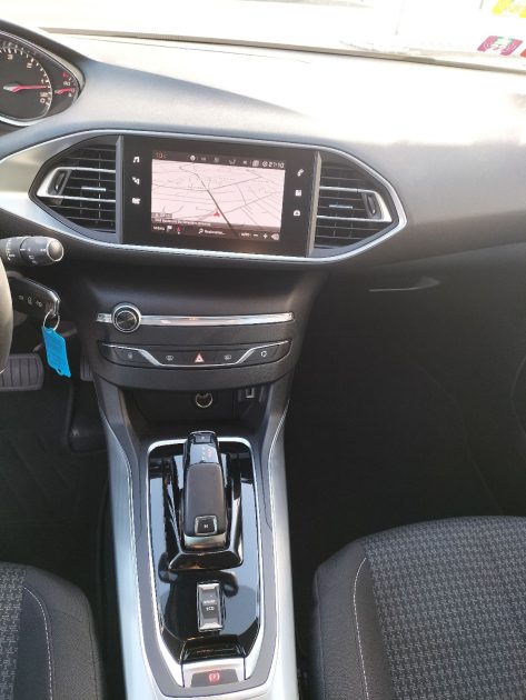 PEUGEOT 308 2020