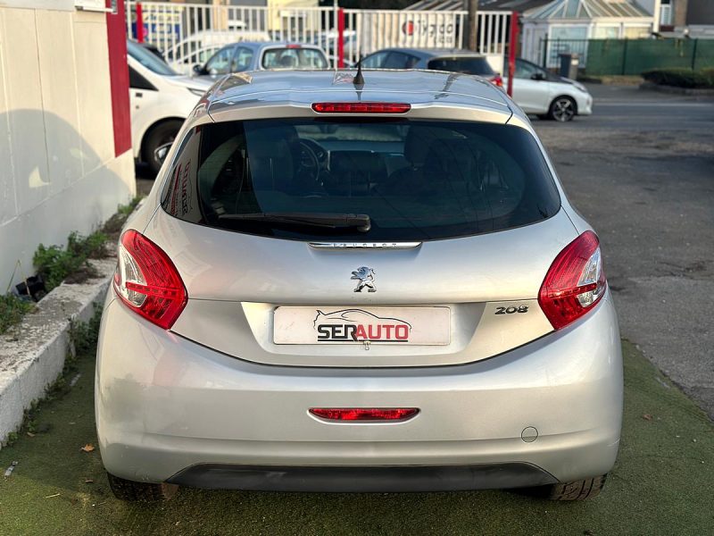 PEUGEOT 208 2012