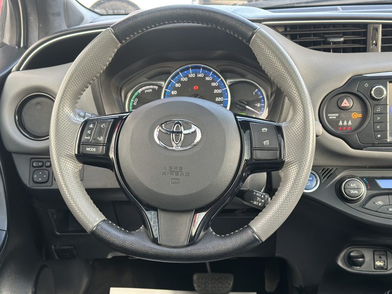 TOYOTA YARIS HYBRID 2017