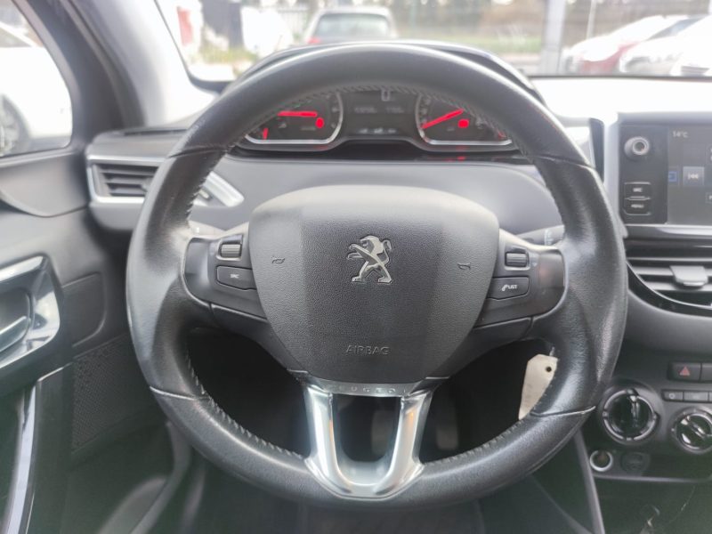 PEUGEOT 208 Style 1.2 82ch BVM5 CT OK