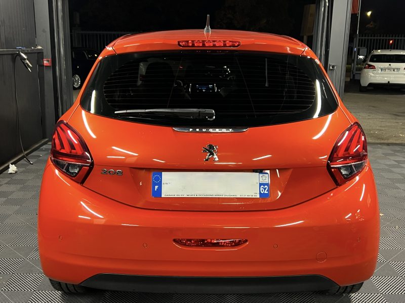 PEUGEOT 208 PHASE 2 ALLURE 1.2 82 Cv APPLE CARPLAY & ANDROID AUTO TOIT PANO CAMERA - GARANTIE 1 AN