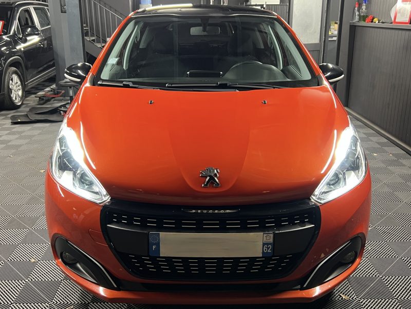 PEUGEOT 208 PHASE 2 ALLURE 1.2 82 Cv APPLE CARPLAY & ANDROID AUTO TOIT PANO CAMERA - GARANTIE 1 AN