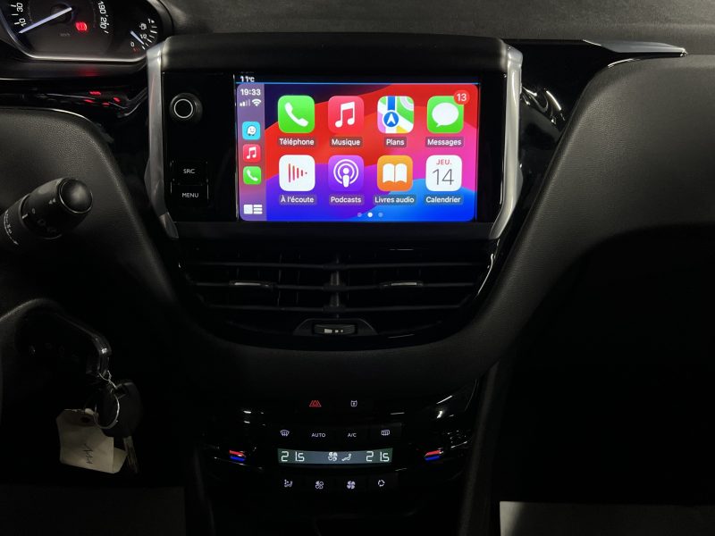 PEUGEOT 208 PHASE 2 ALLURE 1.2 82 Cv APPLE CARPLAY & ANDROID AUTO TOIT PANO CAMERA - GARANTIE 1 AN