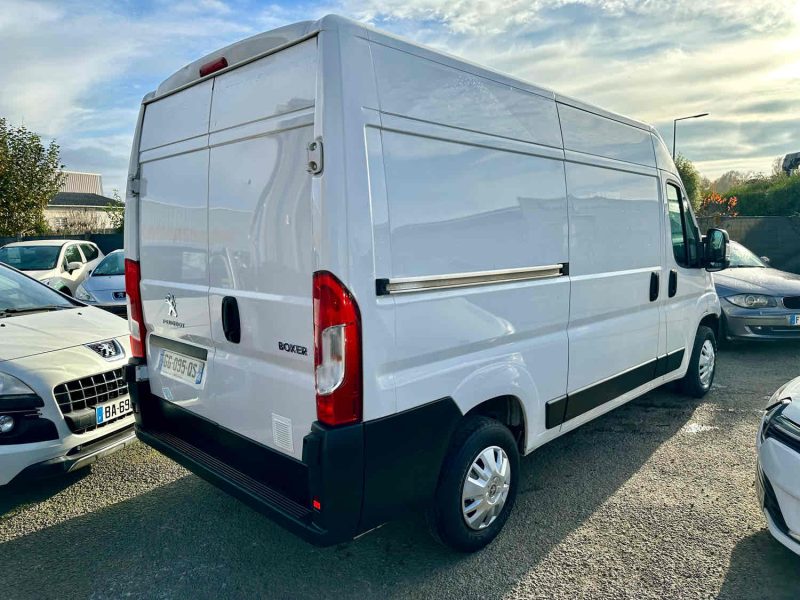 PEUGEOT BOXER 2.2 BlueHDi 120 L2H2 PREMIUM