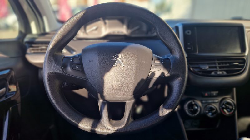 PEUGEOT 208 2019