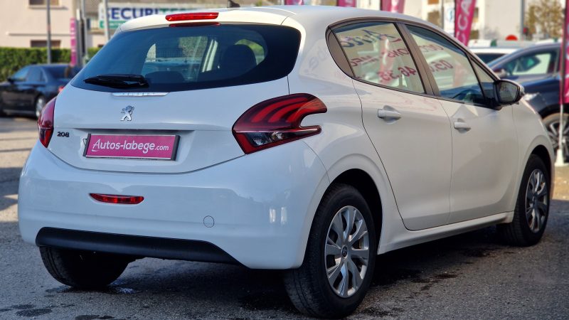 PEUGEOT 208 2019