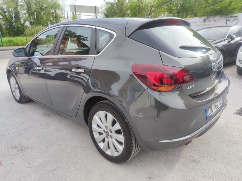 OPEL ASTRA J GTC 2013