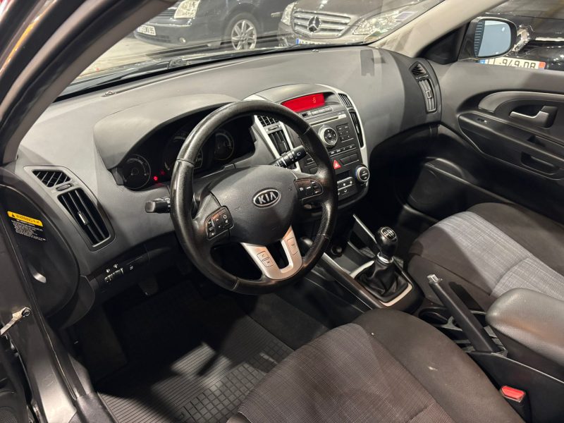 KIA CEE-D SW 1.6 CRDi 115