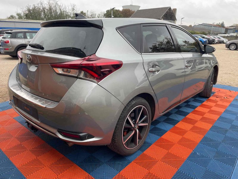 TOYOTA AURIS 2017  1.2 (116Cv)