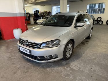 VOLKSWAGEN PASSAT 2011