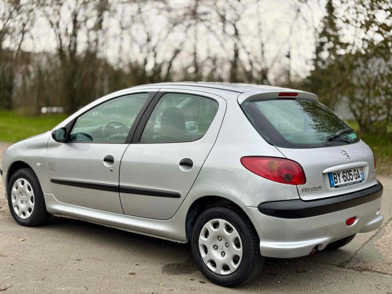 PEUGEOT 206 1.1I X LINE