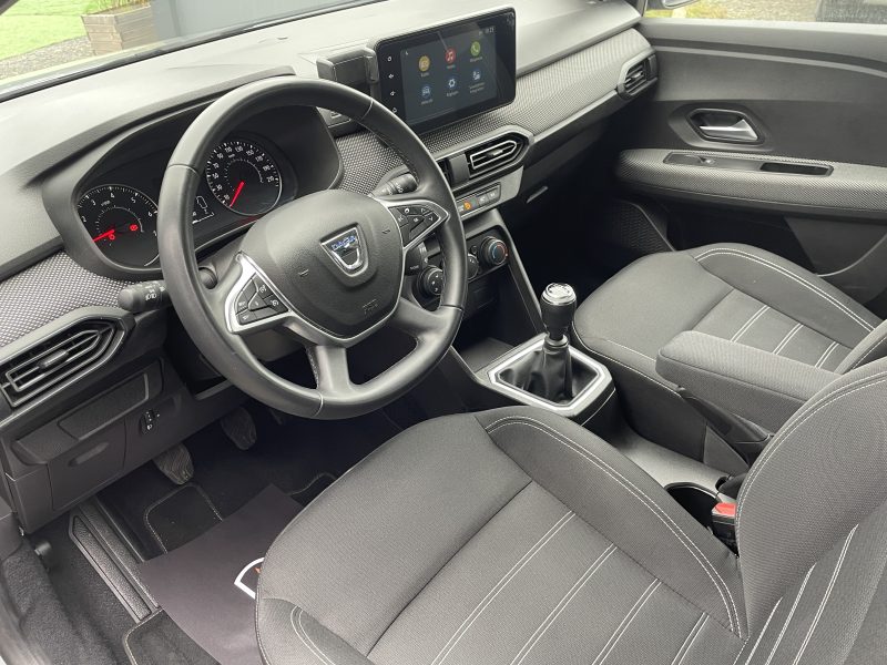 Dacia Sandero III TCe 90ch Confort / Caméra / Angles morts / CarPlay / LEDS / Clim / Pack City 70.00