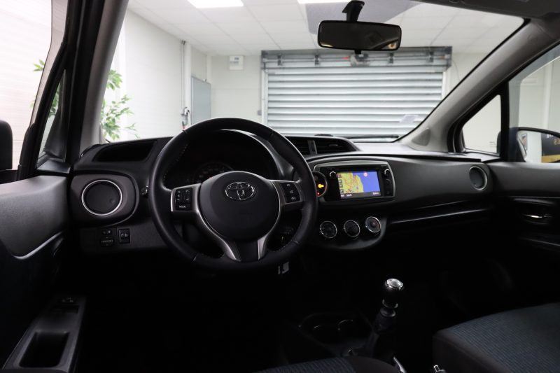 TOYOTA YARIS 2012