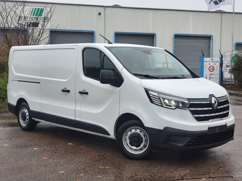 RENAULT TRAFIC III Fourgon L2H1 2.0 BluedCi 130cv Grand Confort BVM6