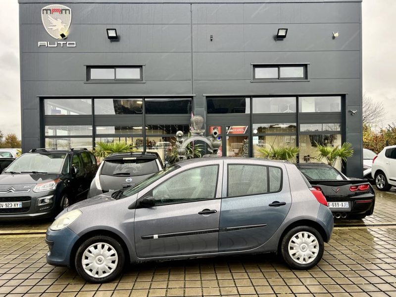 RENAULT CLIO III 1.4 16V 98CH