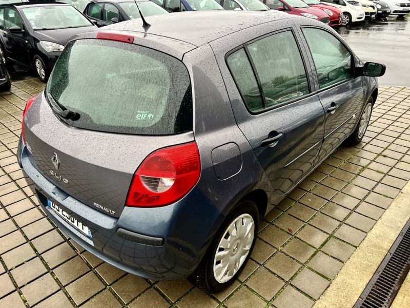 RENAULT CLIO III 1.4 16V 98CH