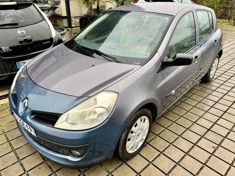 RENAULT CLIO III 1.4 16V 98CH