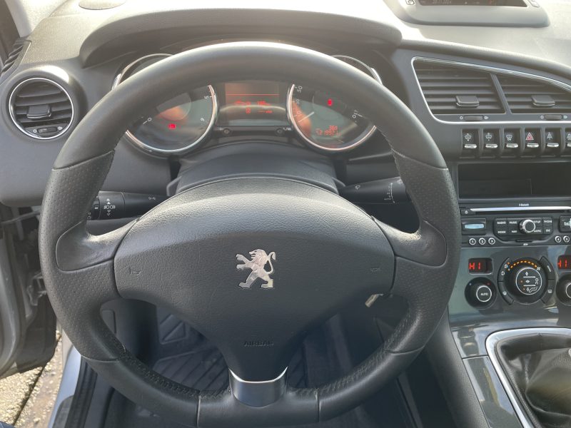 PEUGEOT 3008 2012