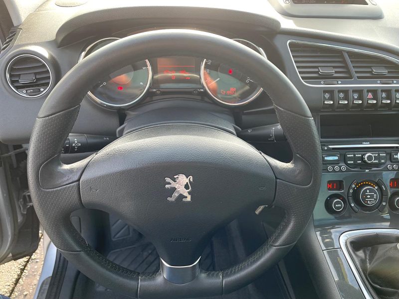 PEUGEOT 3008 2012