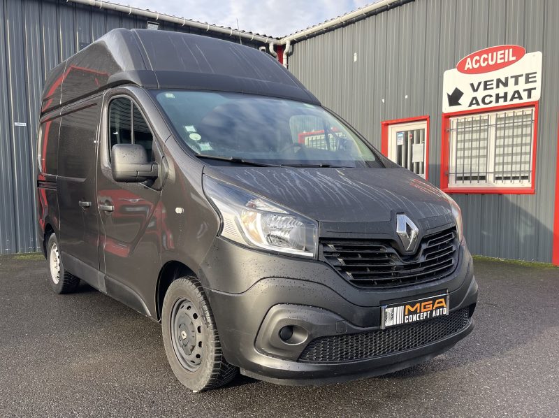 RENAULT TRAFIC 