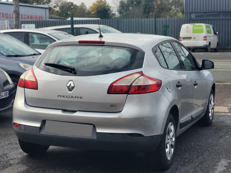 RENAULT MEGANE 3 III 2011