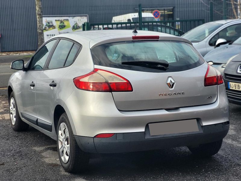 RENAULT MEGANE 3 III 2011