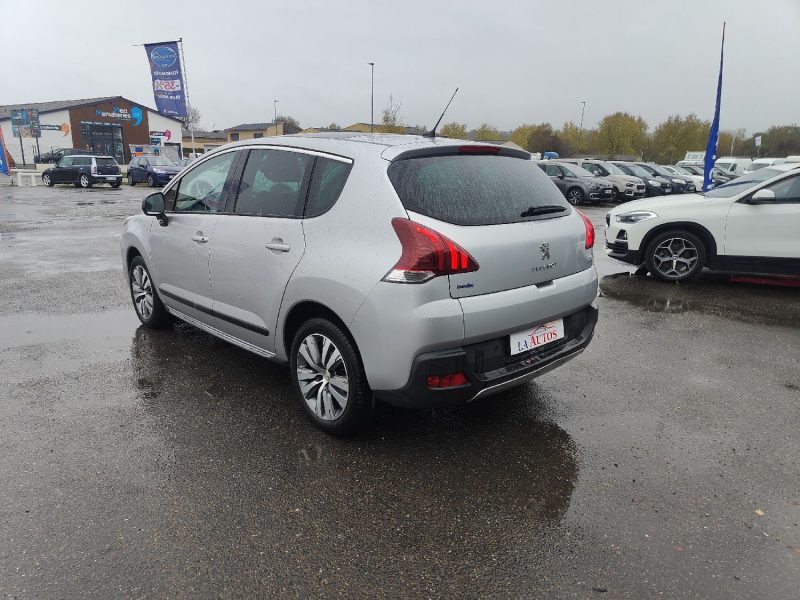 PEUGEOT 3008 1.6 HDi 120cv BLUE HDI ALLURE