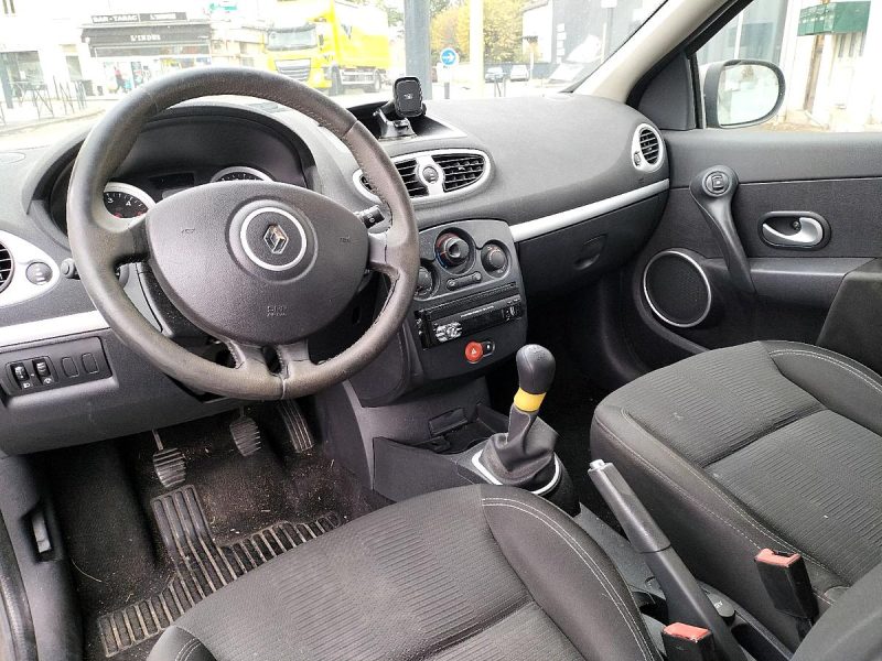 RENAULT CLIO 2010