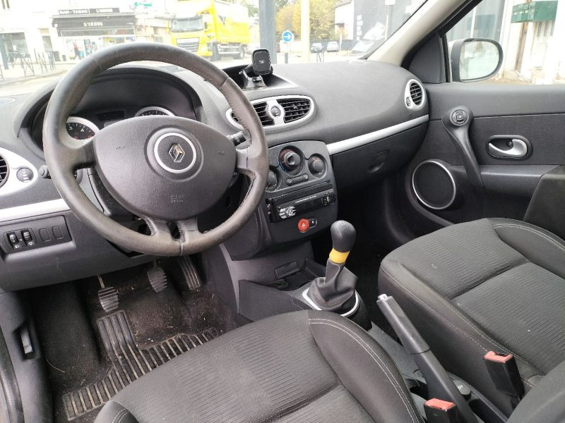 RENAULT CLIO 2010