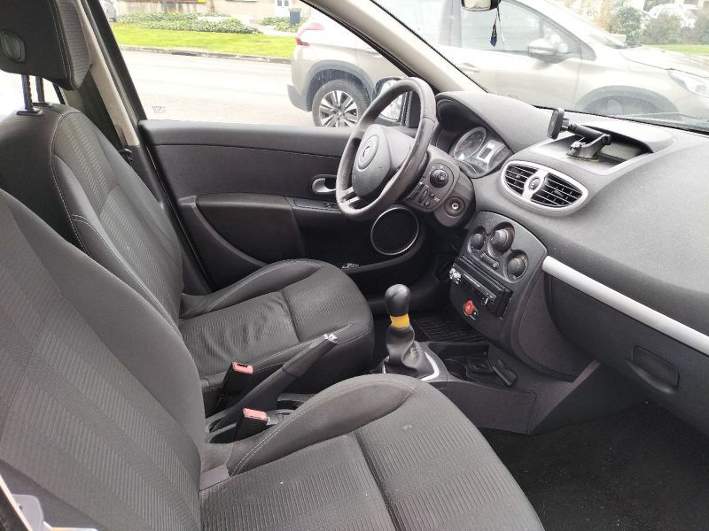 RENAULT CLIO 2010