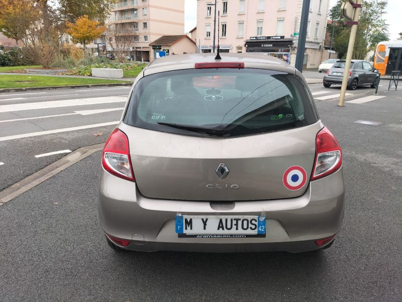 RENAULT CLIO 2010