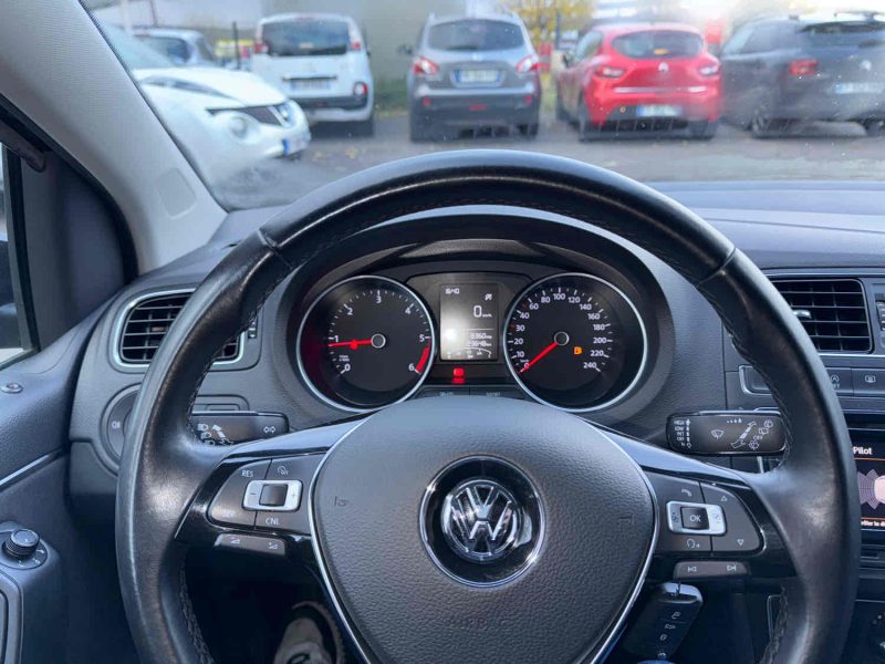 VOLKSWAGEN POLO 2014