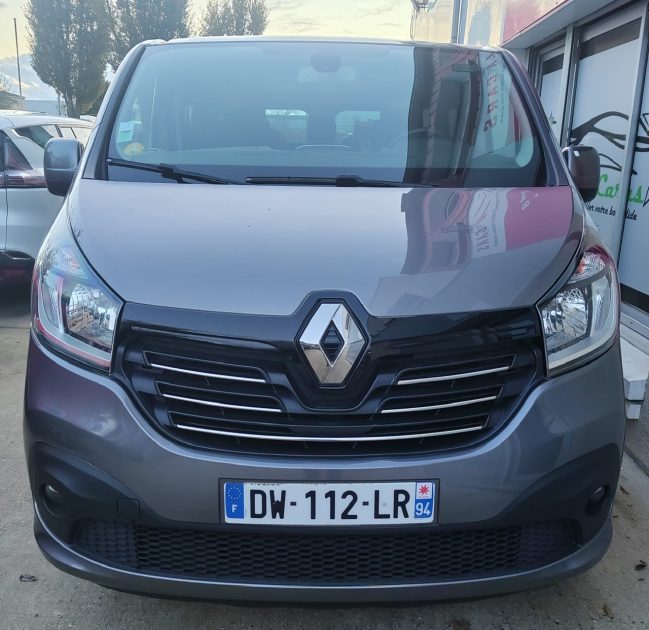 RENAULT TRAFIC 2015