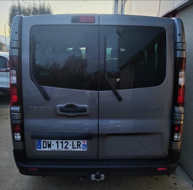 RENAULT TRAFIC 2015