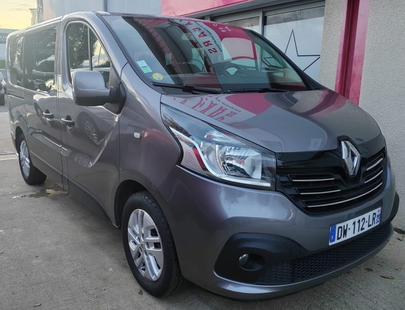 RENAULT TRAFIC 2015