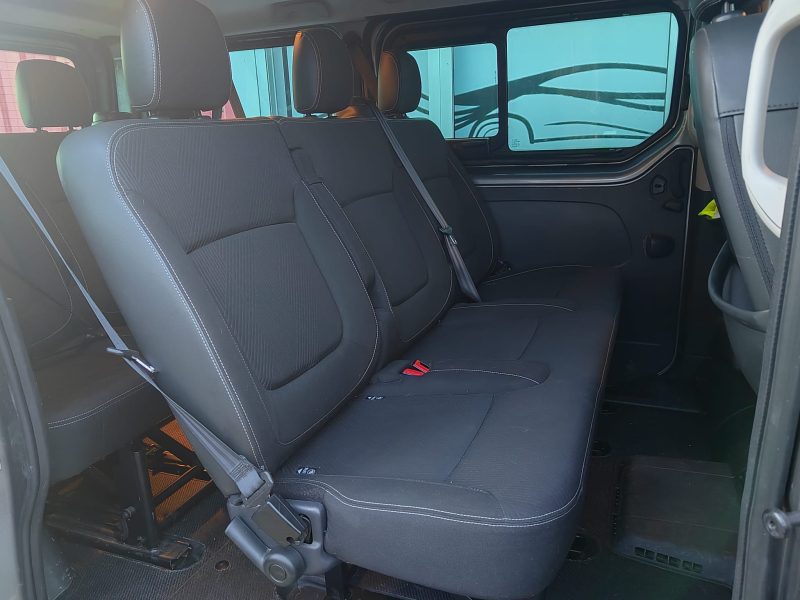 RENAULT TRAFIC 2015